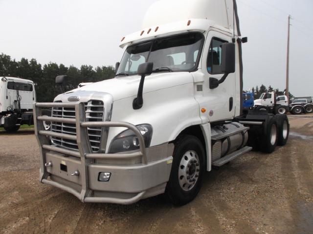 2017 FREIGHTLINER CASCADIA T/A 5TH WHEEL TRUCK